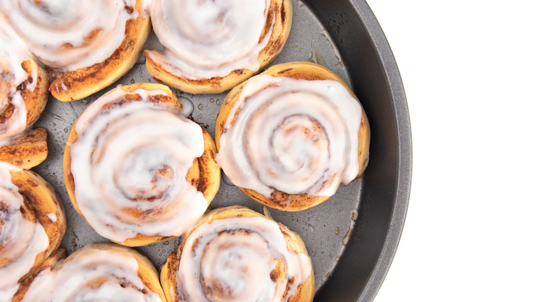 Cinnamon rolls in baking tin