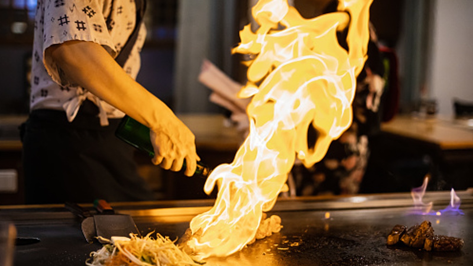 https://www.tastingtable.com/img/gallery/15-best-dishes-you-can-find-at-a-japanese-steakhouse/l-intro-1685367051.jpg