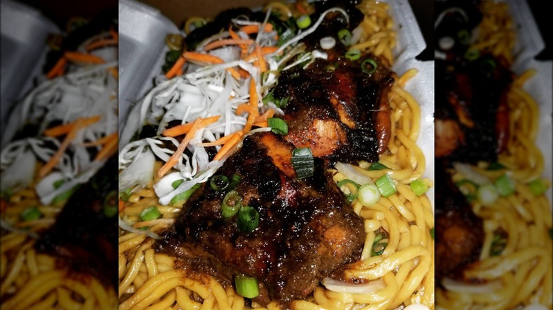 Jerk chicken lo mein