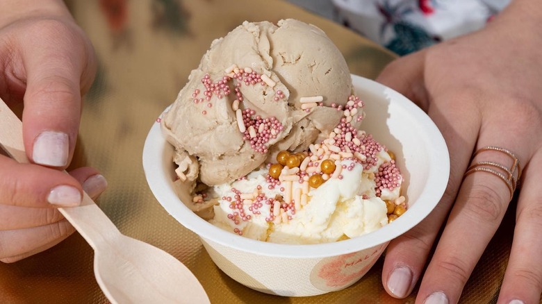 Malai ice cream in dish