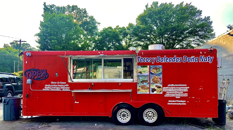 red food truck tacos y baleadas