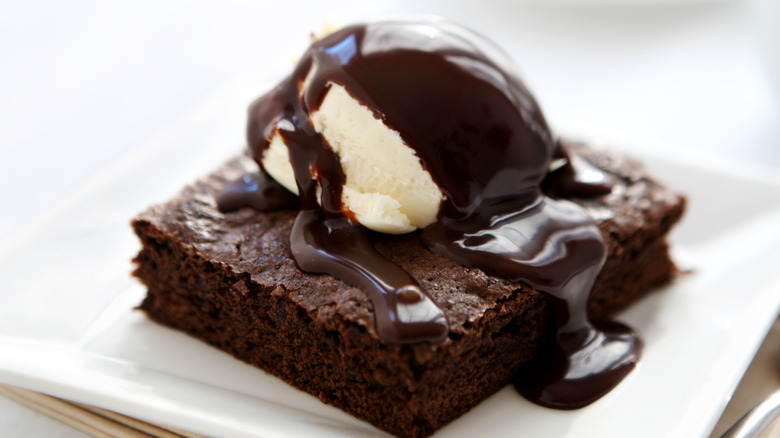 Brownie with ice cream