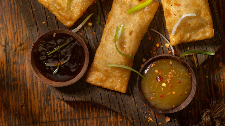 Spring rolls with plum sauce