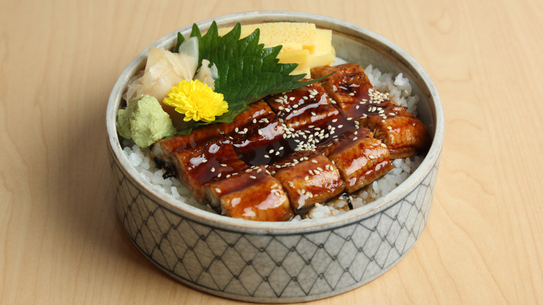 Eel over rice