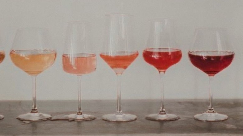 Wine glasses with rose wine