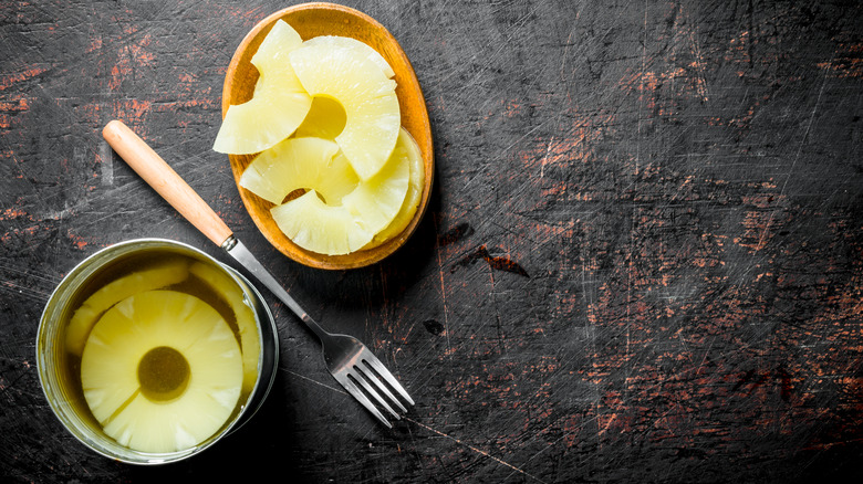 Pineapple in can and bowl