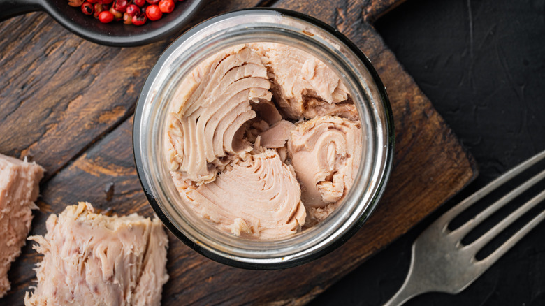 Canned tuna in olive oil