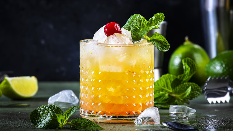 mai tai cocktail