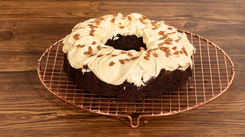 gingerbread bundt cake on stand