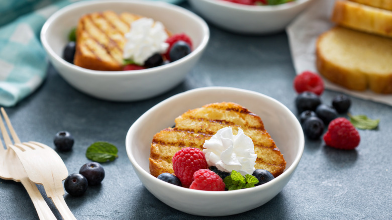 Grilled pound cake in dish