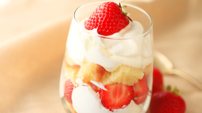 Trifle with pound cake