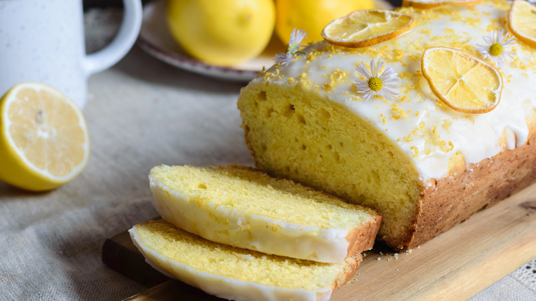 Lemon pound cake