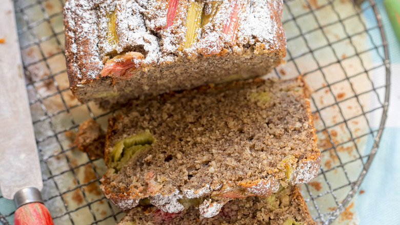 Rhubarb pound cake