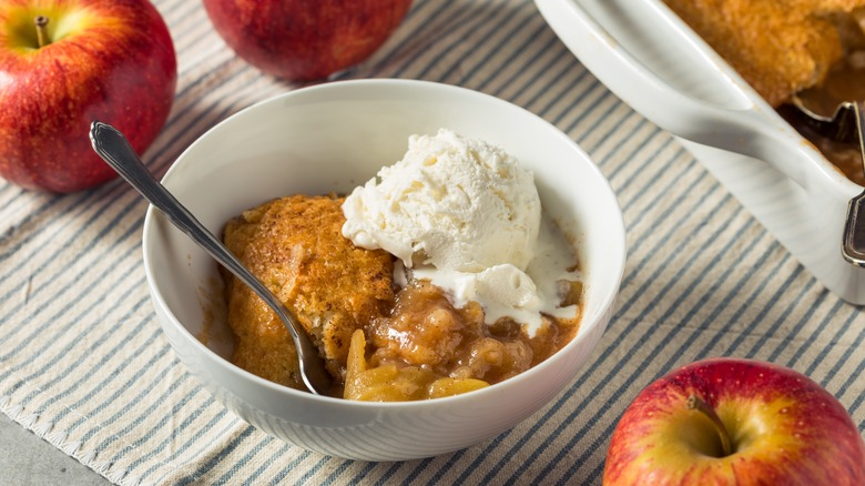 Apple cobber in bowl