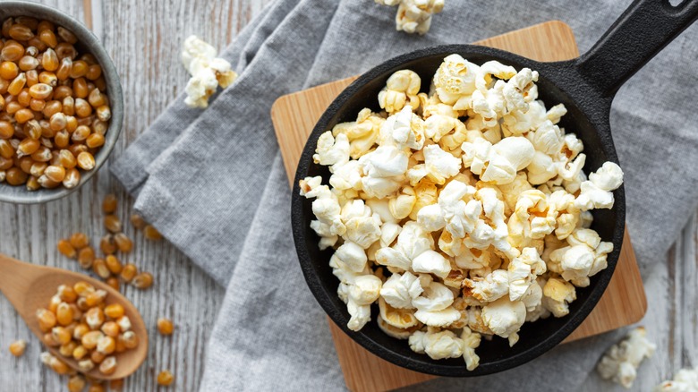 Popcorn in skillet