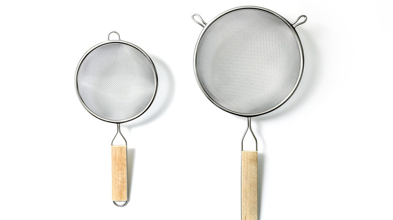 Large and small mesh sieves