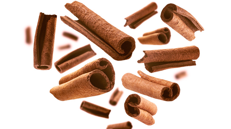 Cinnamon sticks 