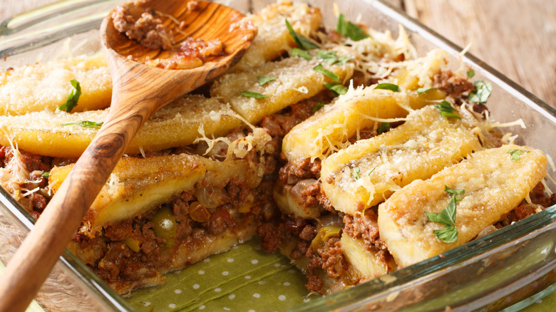 Pastelón in baking pan