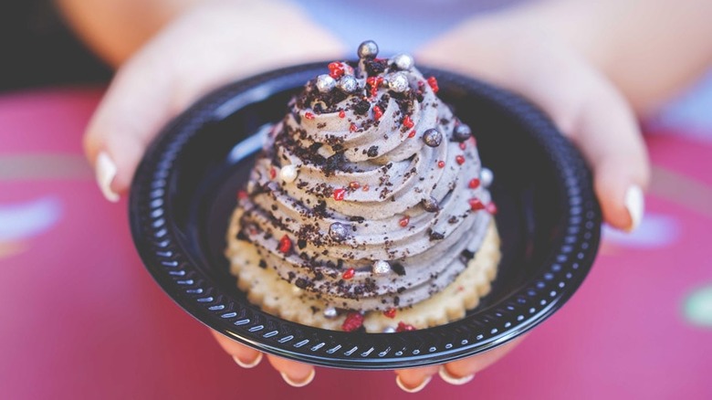 Disneyland's grey stuff dessert 