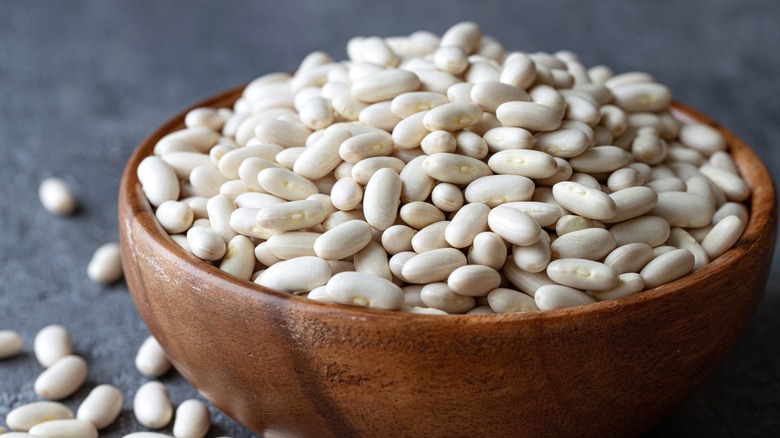 Bowl of dry cannellini beans
