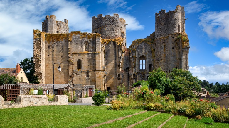 castle from the Bourbon dynasty