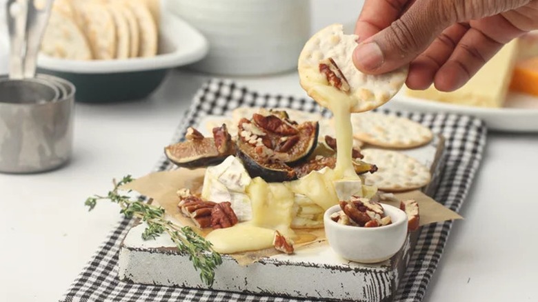 Crackers and Brie cheese