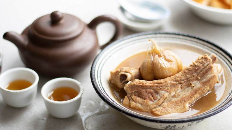 Meat bone tea with garlic