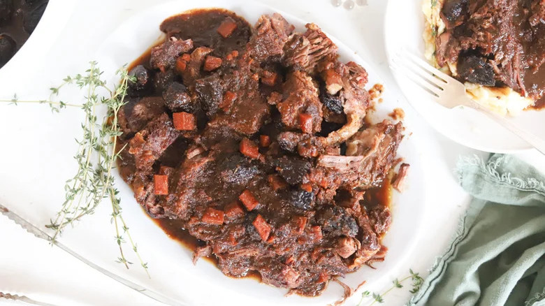 Pot roast with figs