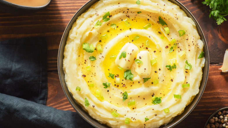 Mashed potatoes with butter herbs