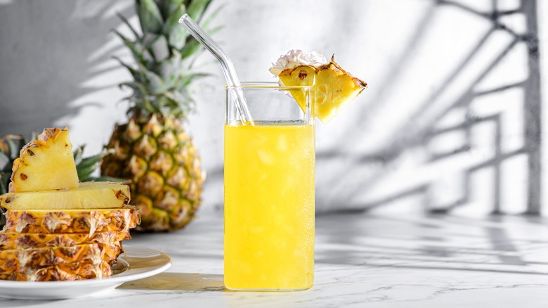 pineapple juice in glass