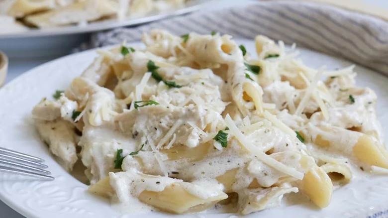 Chicken Alfredo on a plate 