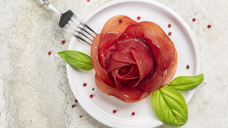 Thin meat shaped like roses