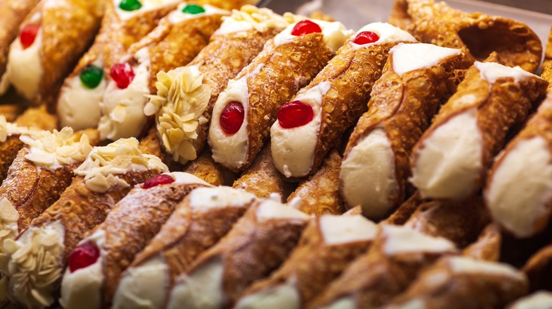 Italian cannoli pastries