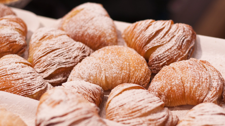 Italian sfogliatella pastires