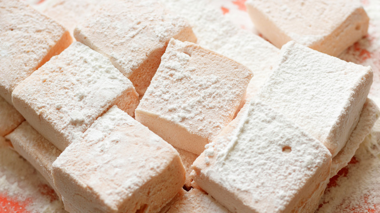 Homemade marshmallows with cornstarch