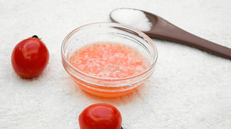 Tomato body scrub