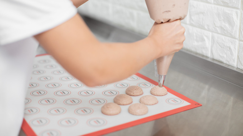 piping macarons silicone baking mats