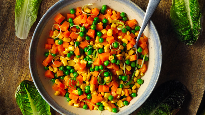 Peas carrots and corn 