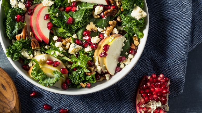 apple pomegranate kale salad