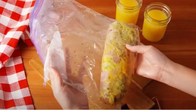 An omelet in a bag