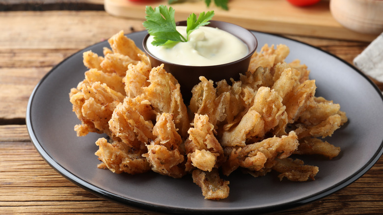 blooming onion appetizer