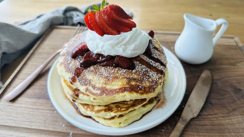 Strawberry-Mascarpone Pancakes with Balsamic Syrup