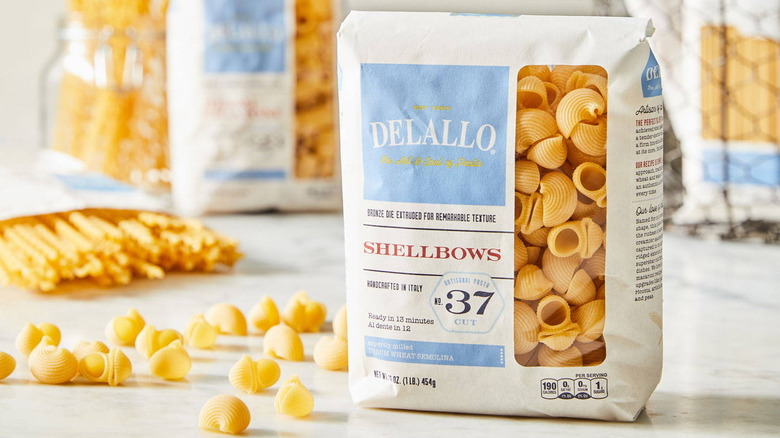 DeLallo shellbows product shot