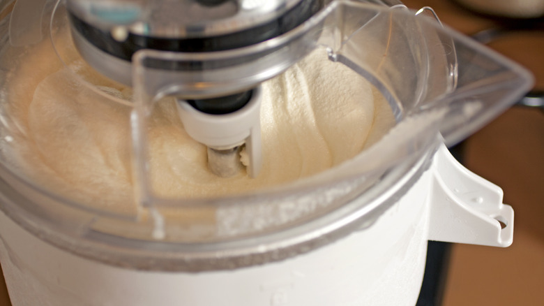 Ice cream maker churning