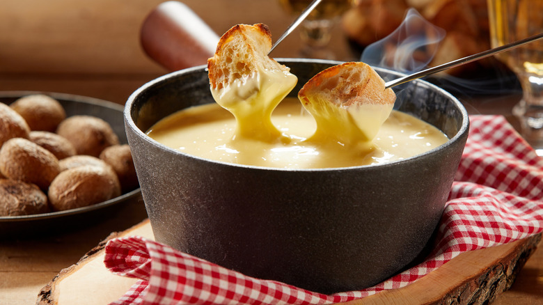 Steaming fondue pot