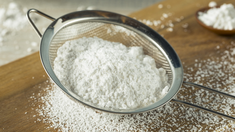 Powdered sugar in sieve