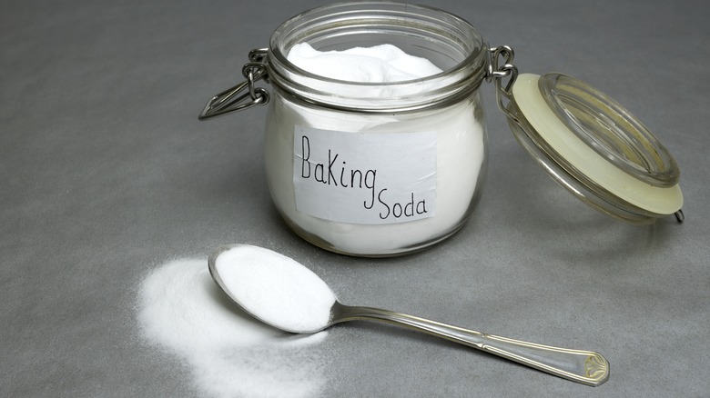 Baking soda and spoon