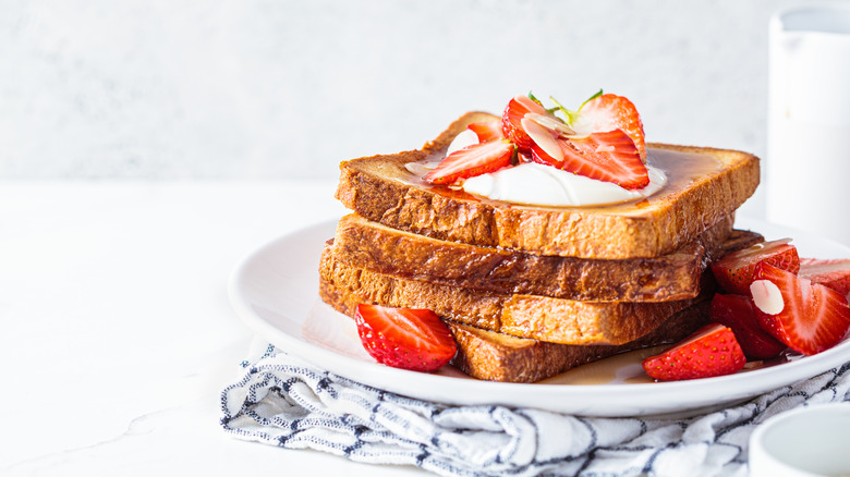 French toast strawberries and cream