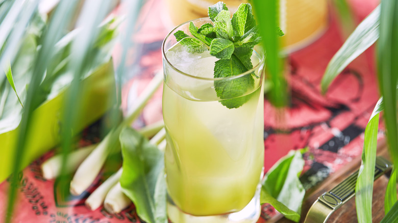 lemongrass beverage