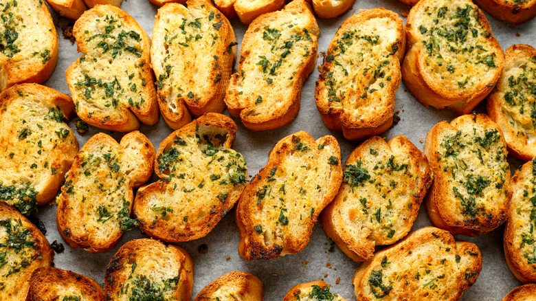 Crusty garlic bread 